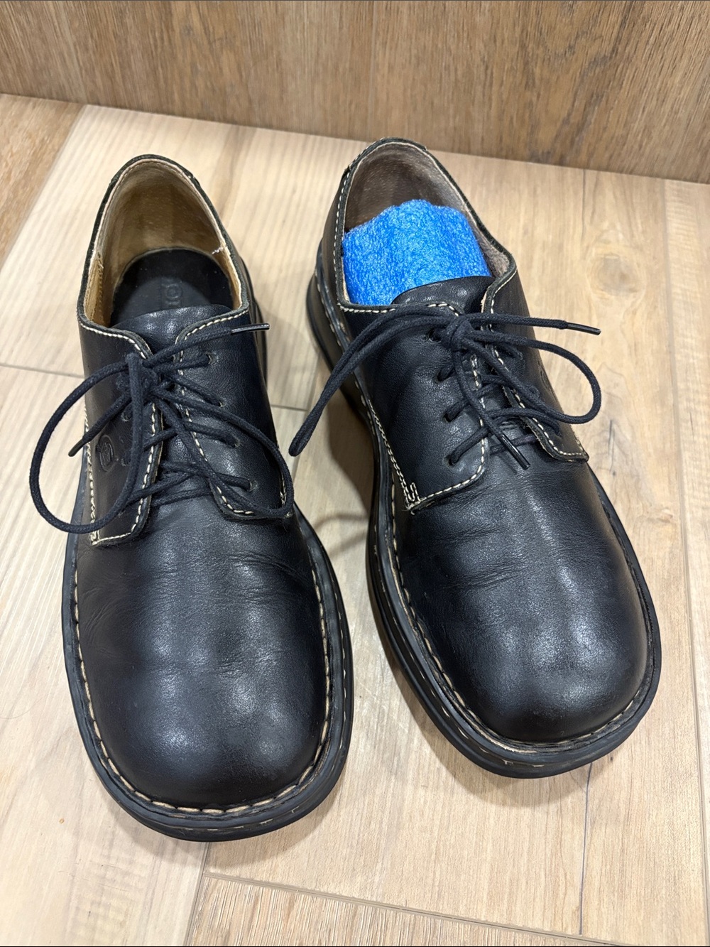 Born W3788 Black Leather 4 eye Lace-Up Boxy Oxford Casual Shoes size 8 Unisex